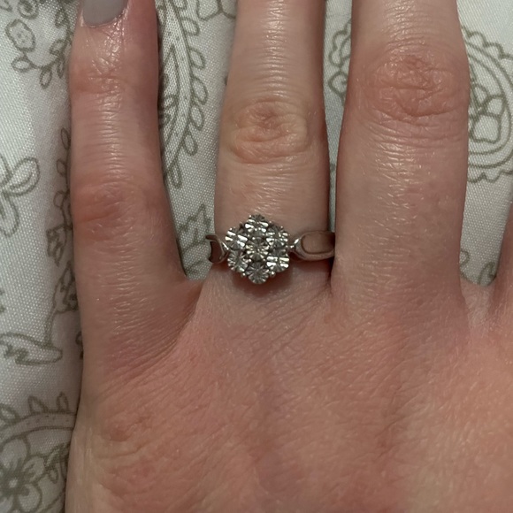 1/10 Diamond Ring in Sterling Silver - Picture 3 of 4